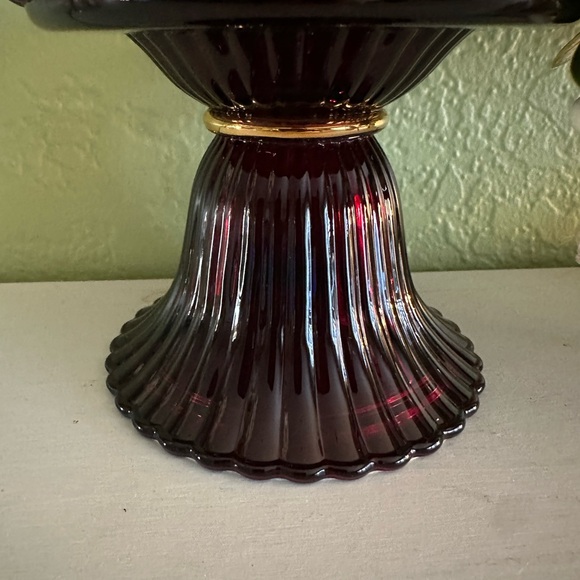 Bath & Body Works Beautiful Glass Maroon Candle Pedestal for 3 Wick - Picture 3 of 6